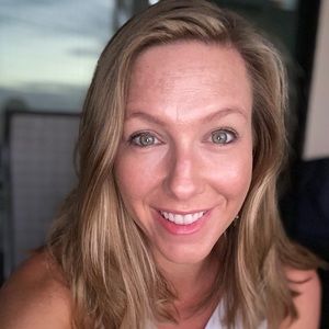 Meet your Posher, Denise